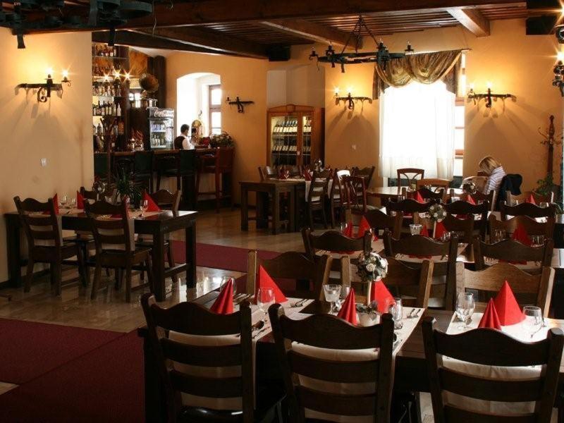 科拉科瓦尼城堡酒店 Krakovany 外观 照片
