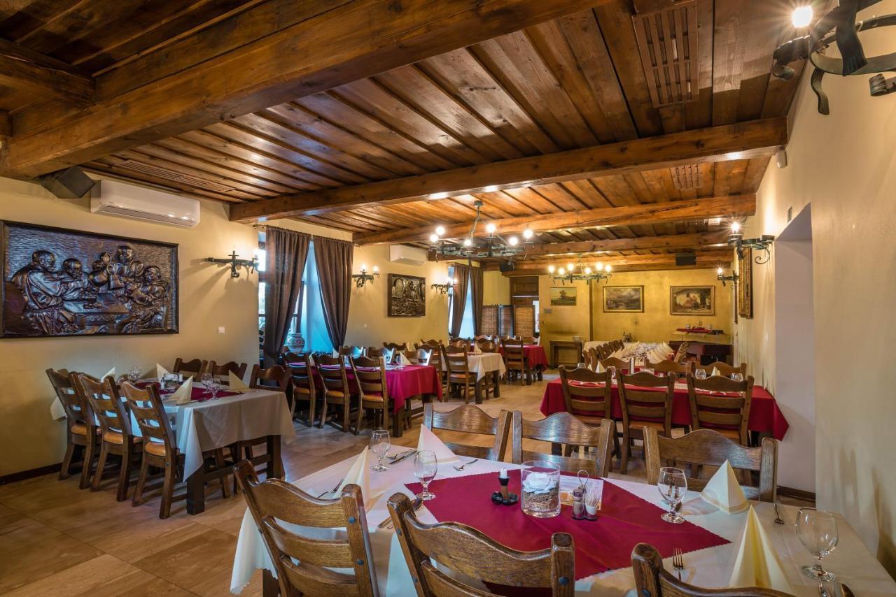 科拉科瓦尼城堡酒店 Krakovany 外观 照片